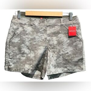 Spanx Stone Wash Camo Stretch Twill Women's Shorts Size S/P